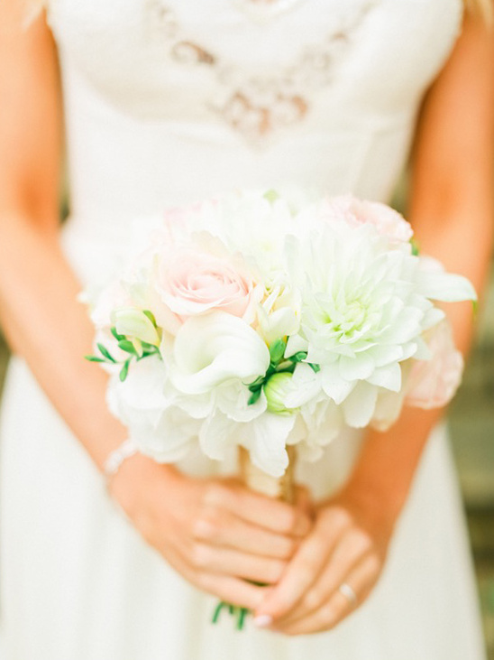 blush and white bouquet