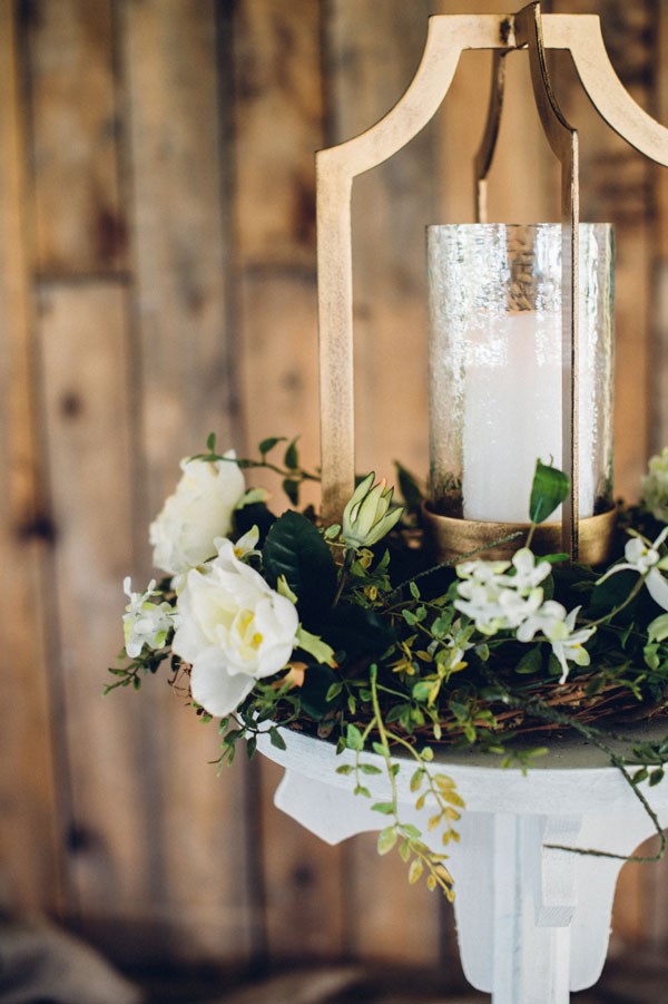 milk-glass-inspired-wedding