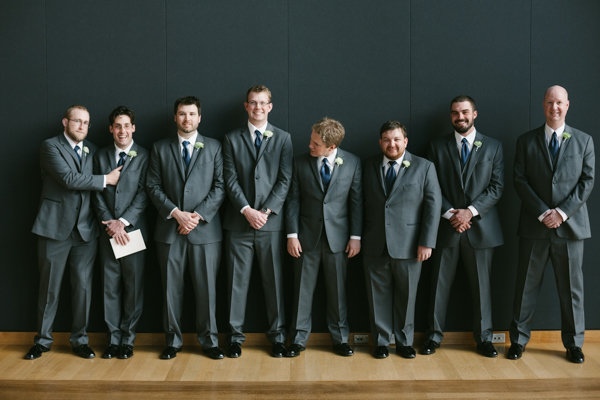 modern-museum-wedding-in-navy-and-white