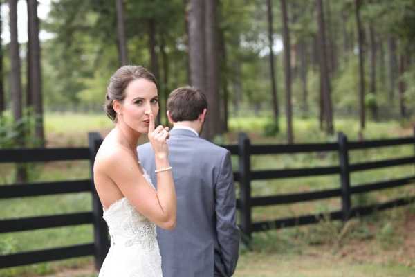 peach-and-white-nostalgic-wedding