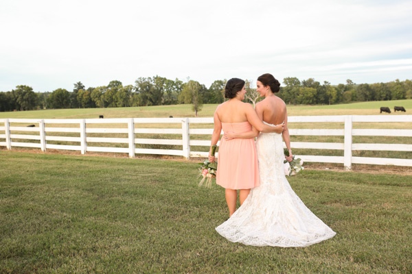 peach-and-white-nostalgic-wedding