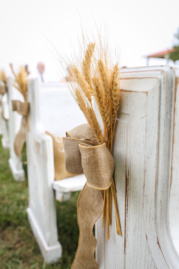 peach-and-white-nostalgic-wedding