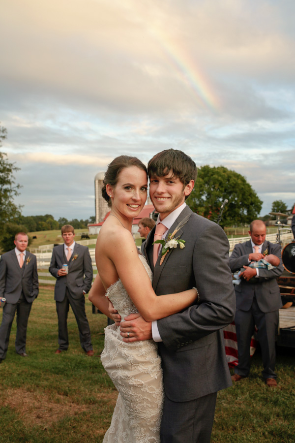 peach-and-white-nostalgic-wedding