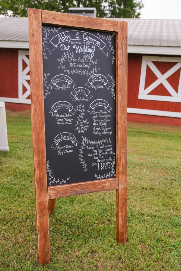 peach-and-white-nostalgic-wedding