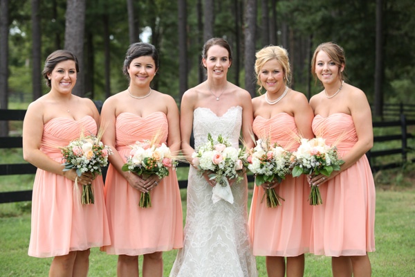 peach-and-white-nostalgic-wedding