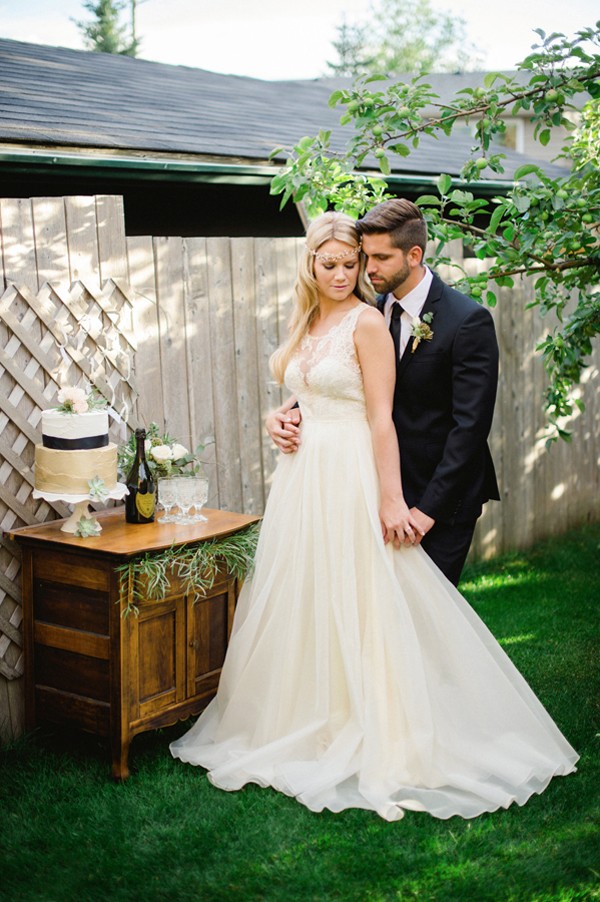 soft-and-romantic-backyard-wedding