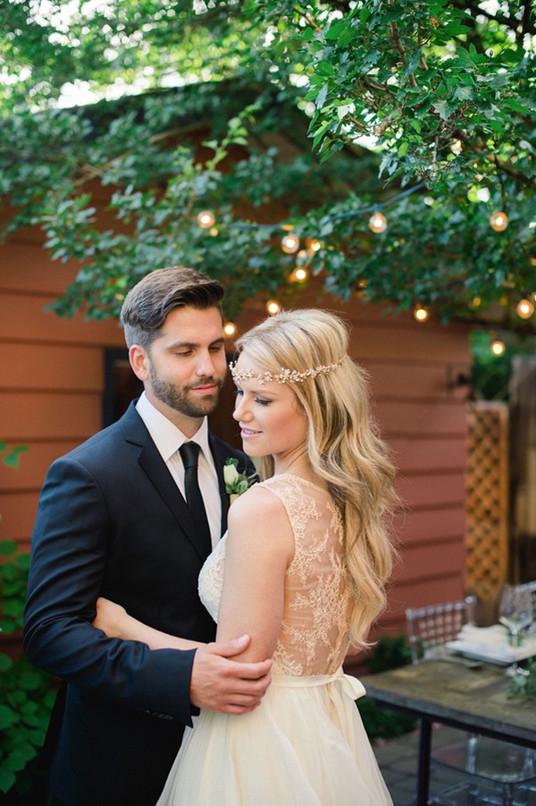 soft-and-romantic-backyard-wedding