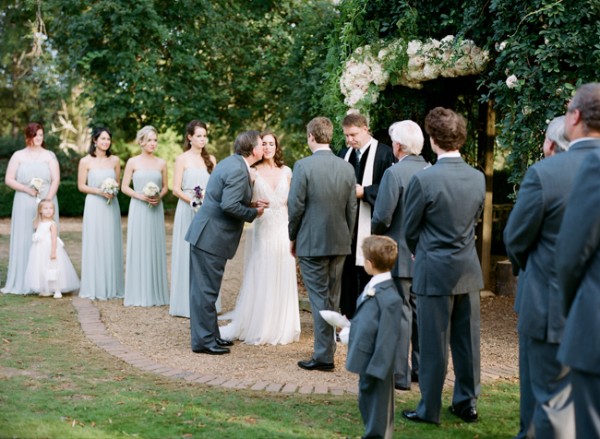 stunningly-beautiful-garden-wedding