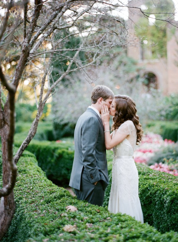 stunningly-beautiful-garden-wedding