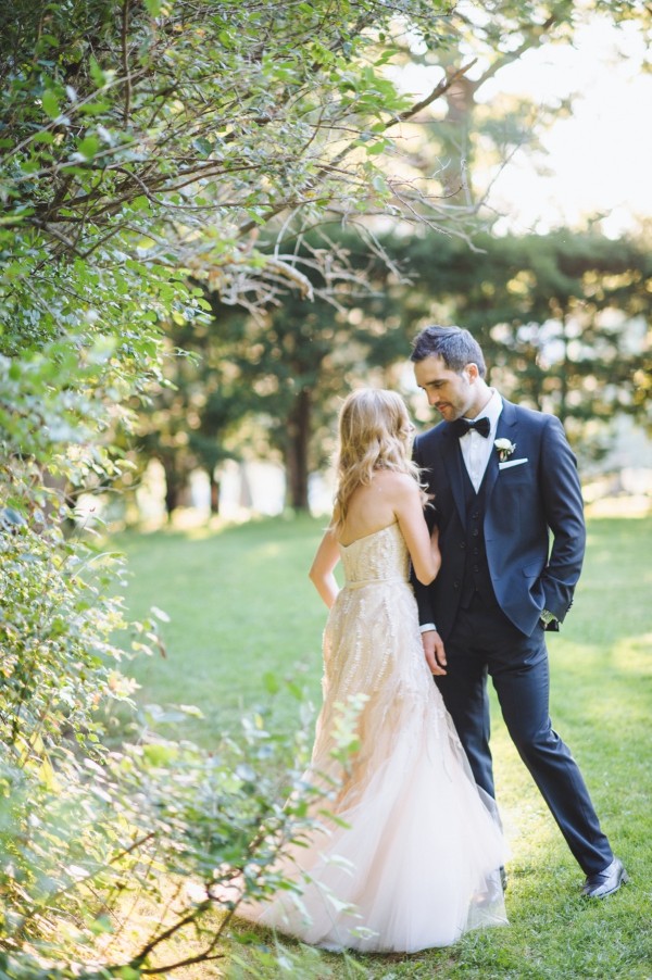 super-romantic-garden-wedding