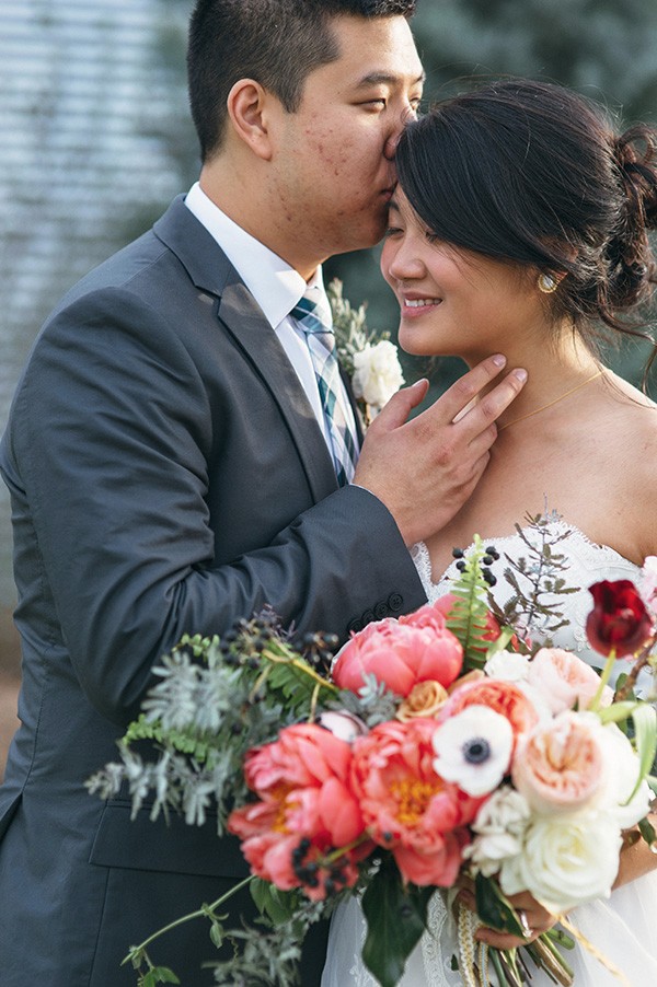 teal-and-gold-modern-wedding