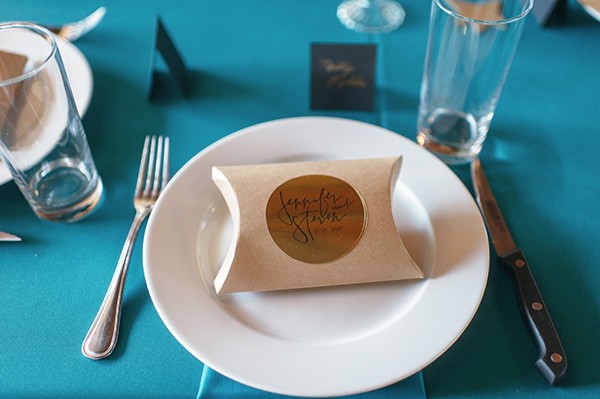 teal-and-gold-modern-wedding