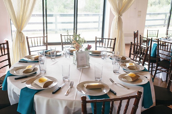 teal-and-gold-modern-wedding
