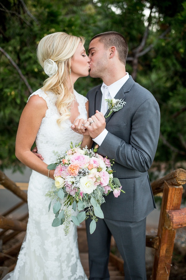 teal-gray-and-pink-wedding-ideas