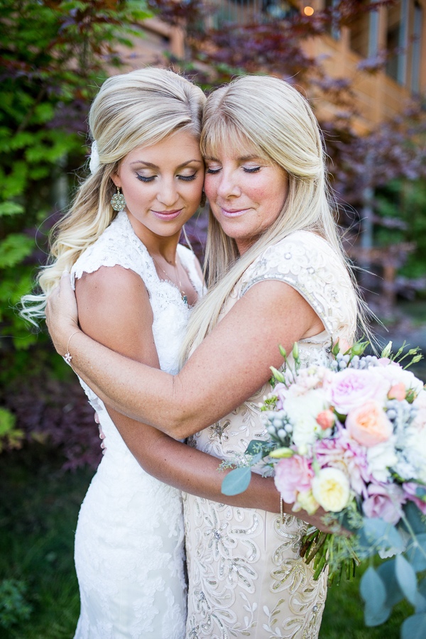 teal-gray-and-pink-wedding-ideas