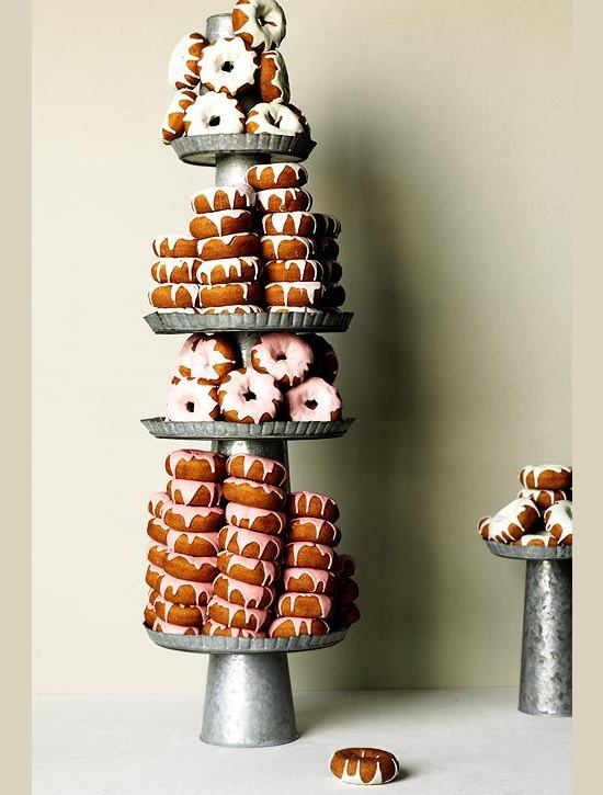 10-doughnut-wedding-cake-ideas
