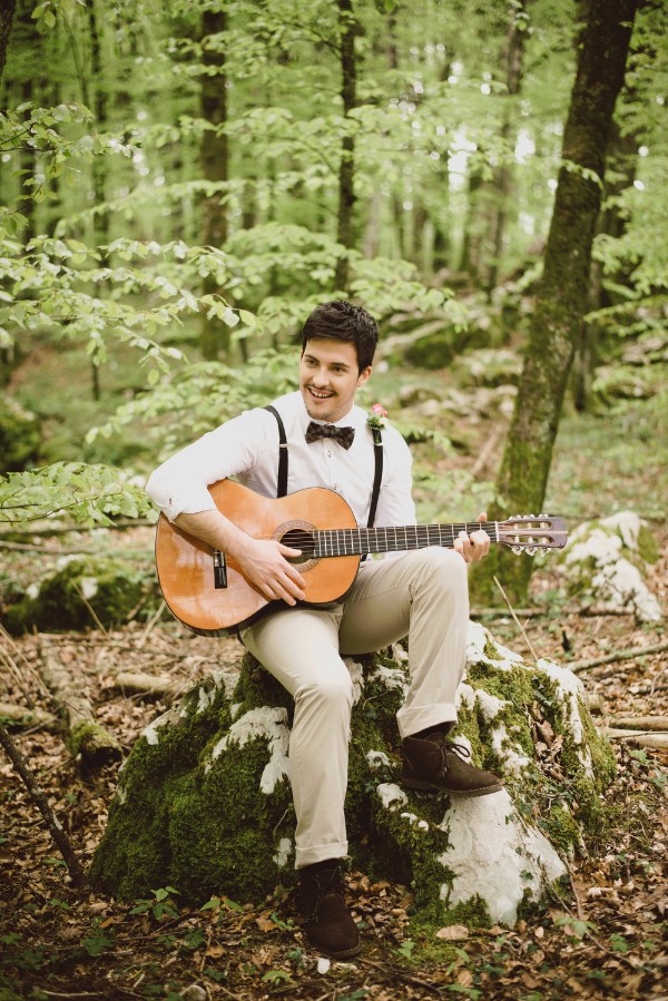 beautiful-and-bright-forest-wedding-in