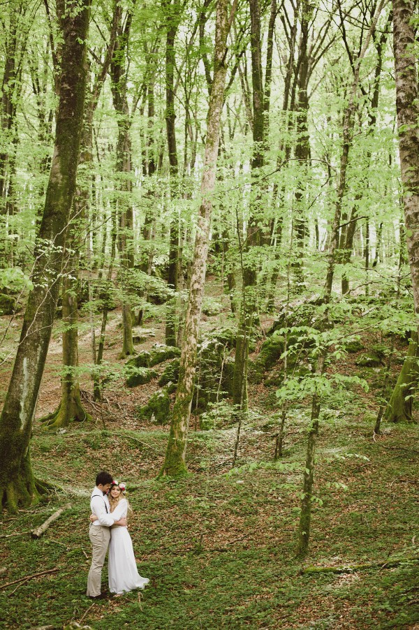 beautiful-and-bright-forest-wedding-in