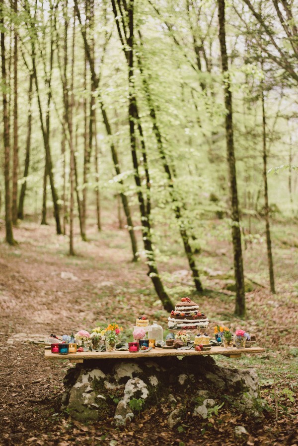beautiful-and-bright-forest-wedding-in
