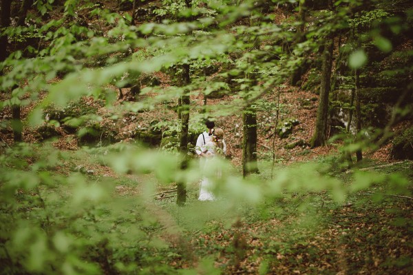beautiful-and-bright-forest-wedding-in