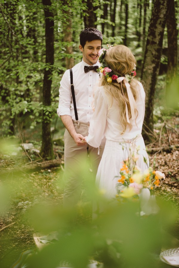 beautiful-and-bright-forest-wedding-in