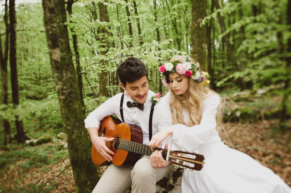 beautiful-and-bright-forest-wedding-in