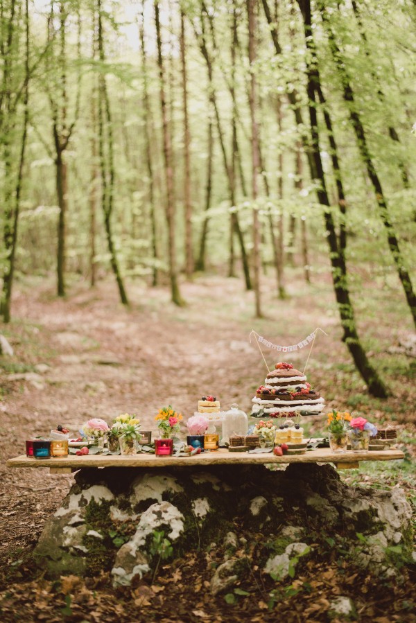 beautiful-and-bright-forest-wedding-in