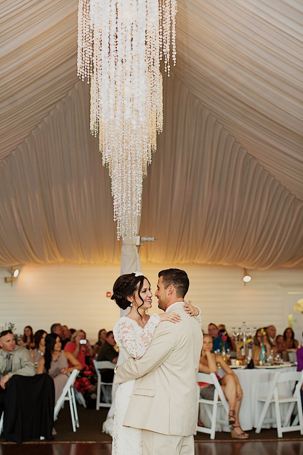 colorful-meets-victorian-wedding