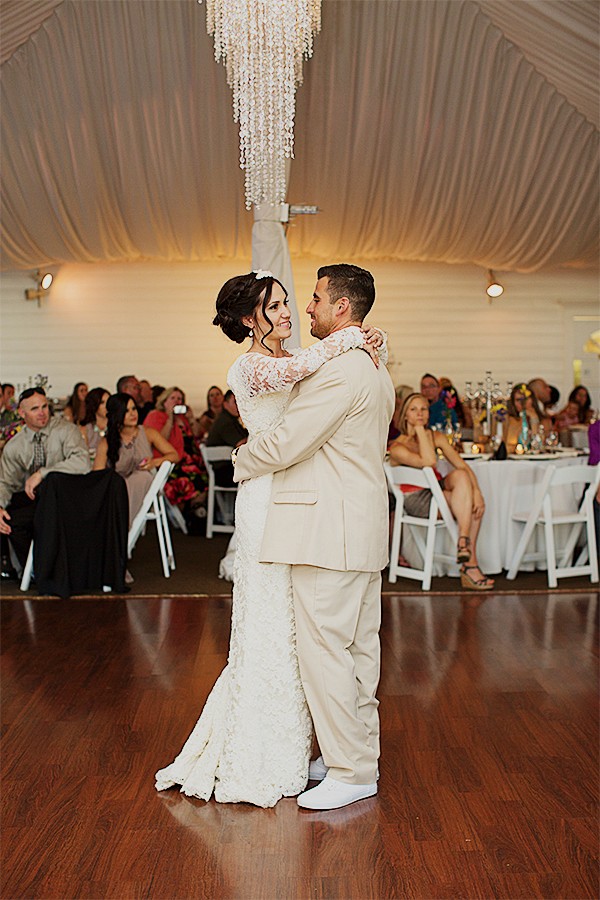 colorful-meets-victorian-wedding