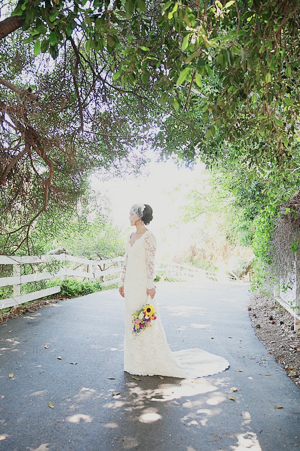colorful-meets-victorian-wedding