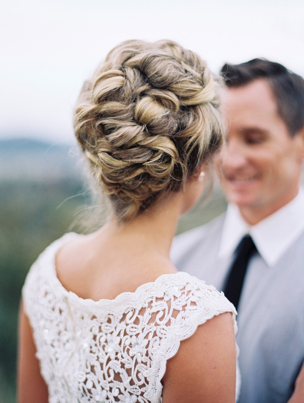 crisp-romantic-wedding-inspiration