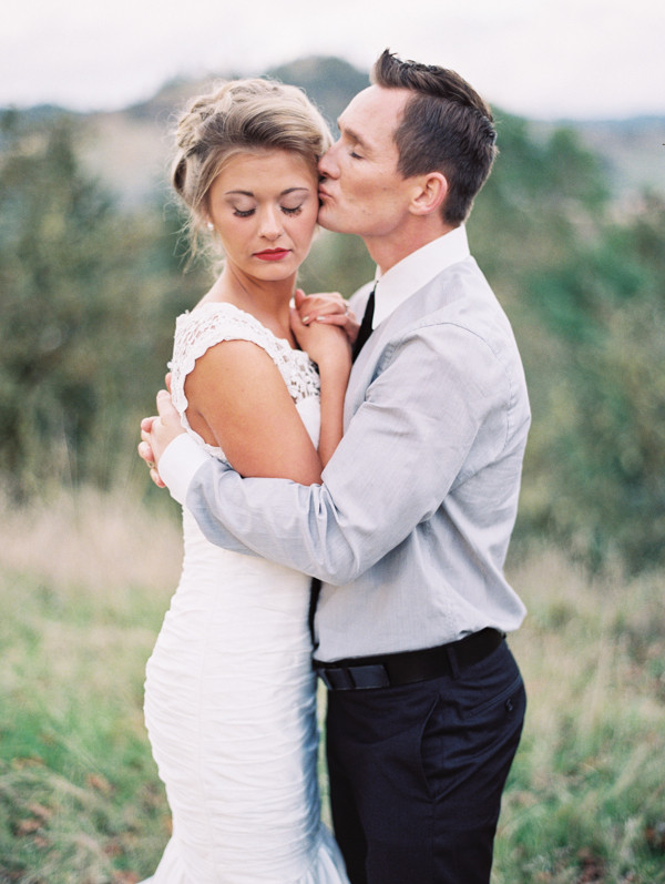 crisp-romantic-wedding-inspiration