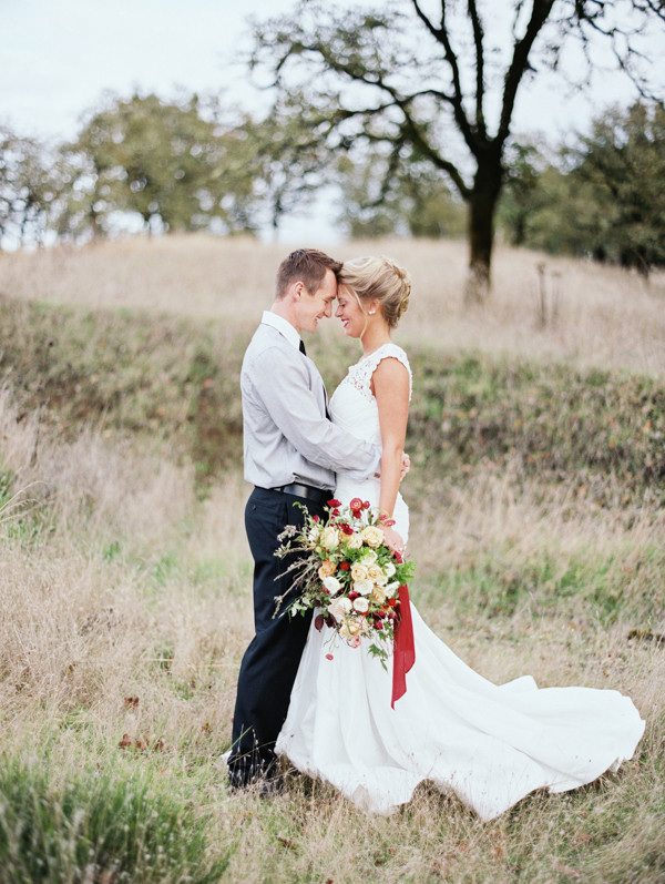 crisp-romantic-wedding-inspiration