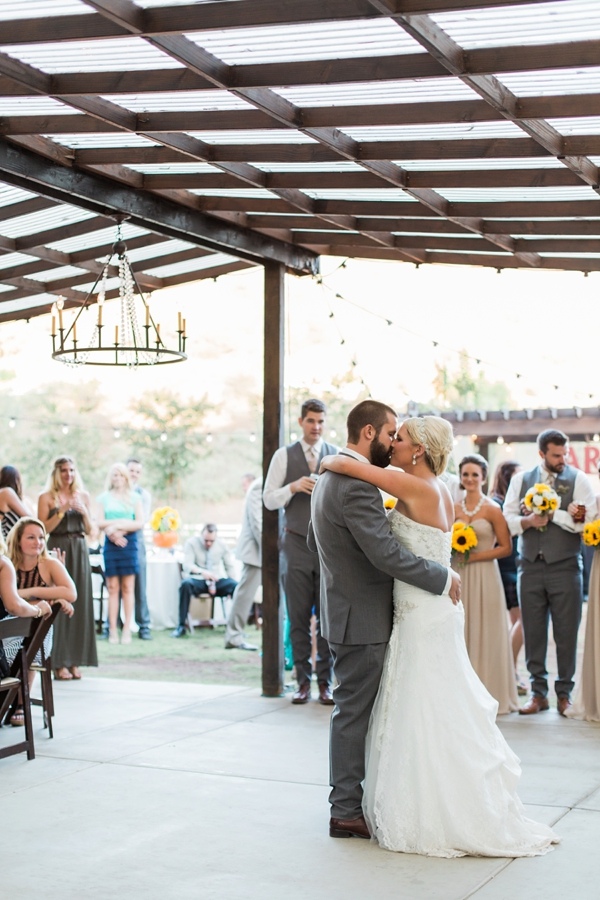 cute-and-cozy-fall-wedding