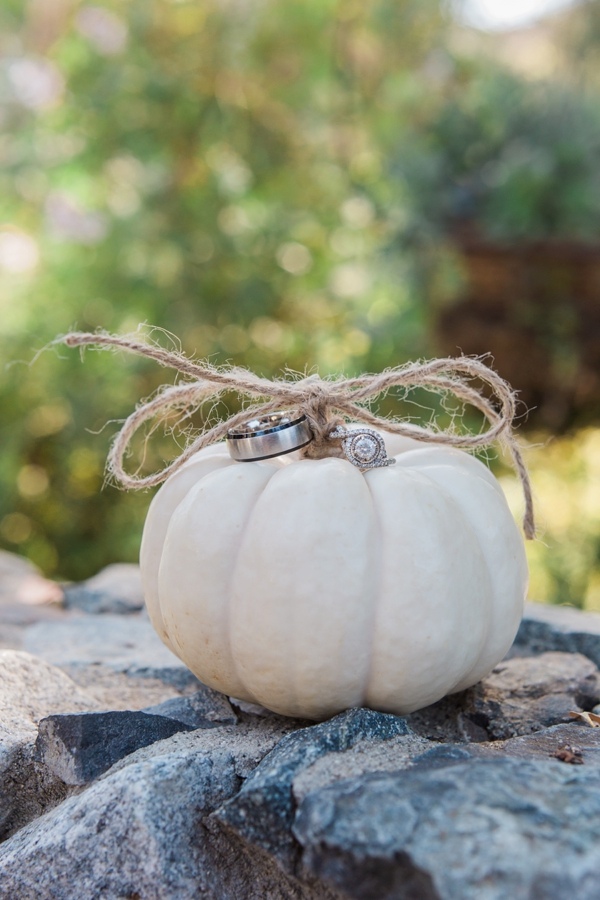 cute-and-cozy-fall-wedding