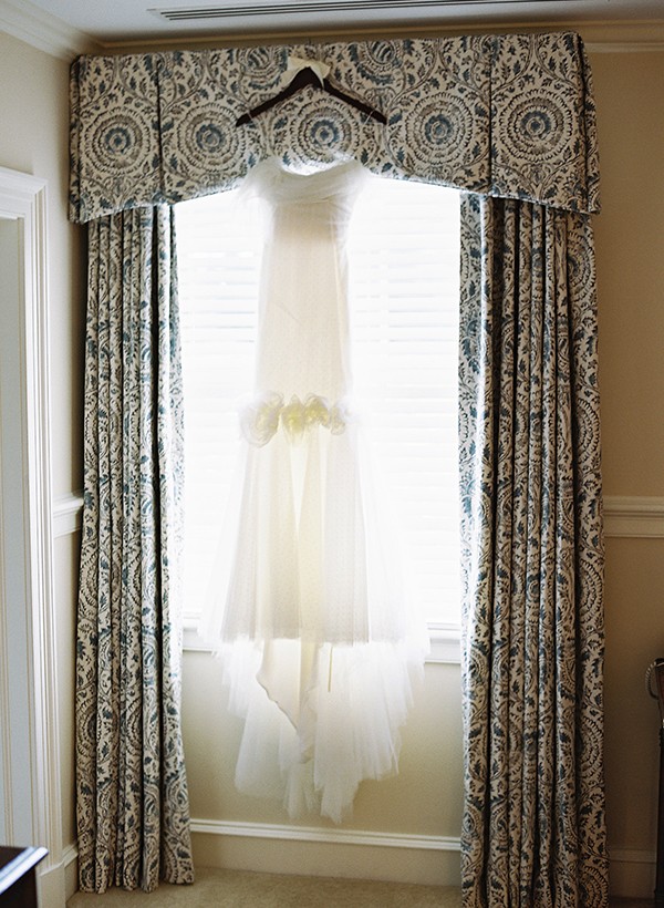 destination-classic-black-tie-wedding