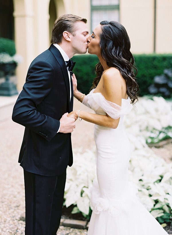 destination-classic-black-tie-wedding