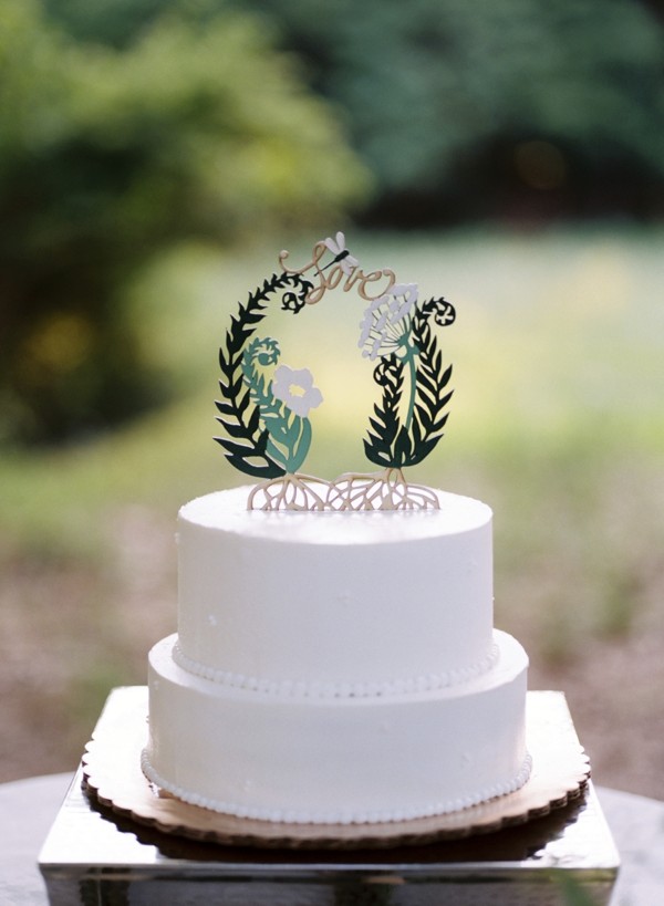elegant-green-and-white-garden-wedding