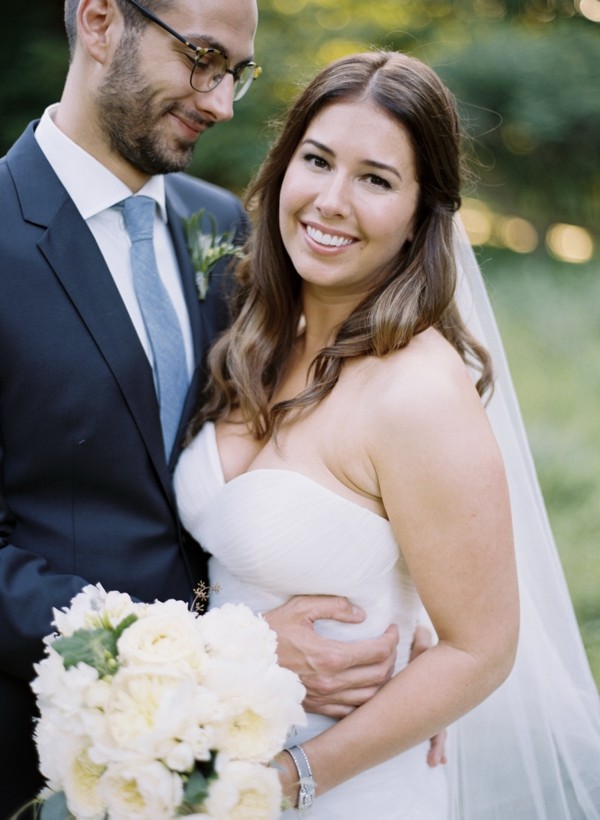 elegant-green-and-white-garden-wedding