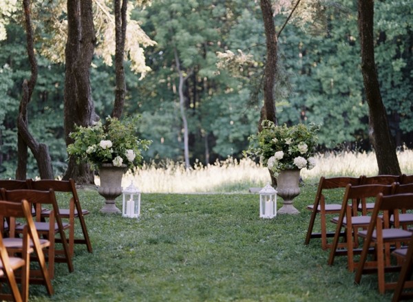 elegant-green-and-white-garden-wedding