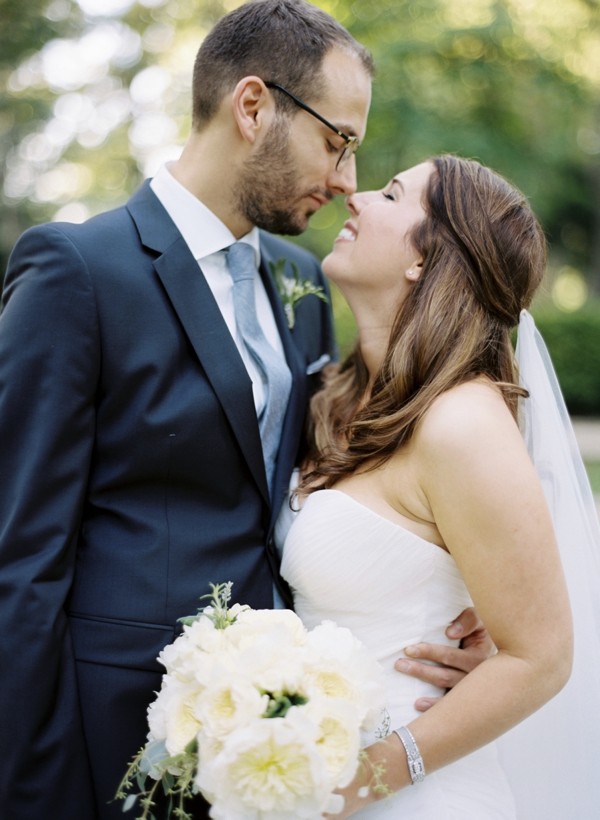 elegant-green-and-white-garden-wedding
