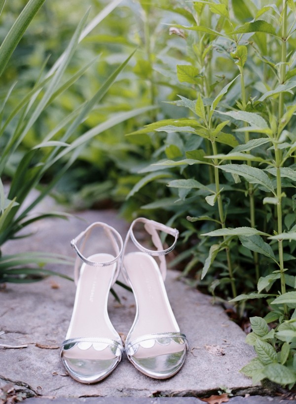 elegant-green-and-white-garden-wedding