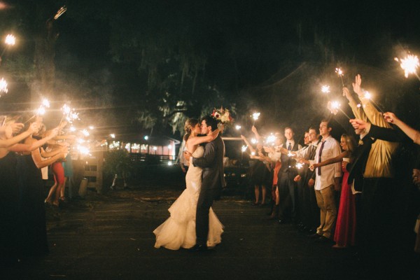 evening-wedding-in-a-barn