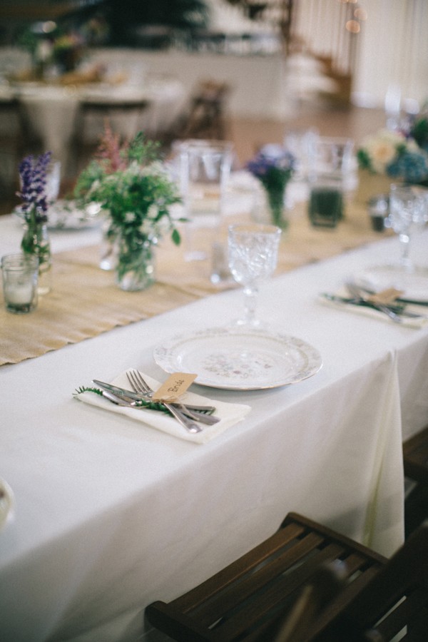 evening-wedding-in-a-barn