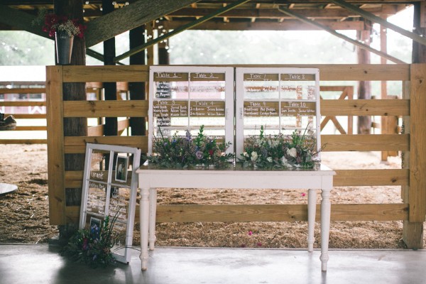 evening-wedding-in-a-barn