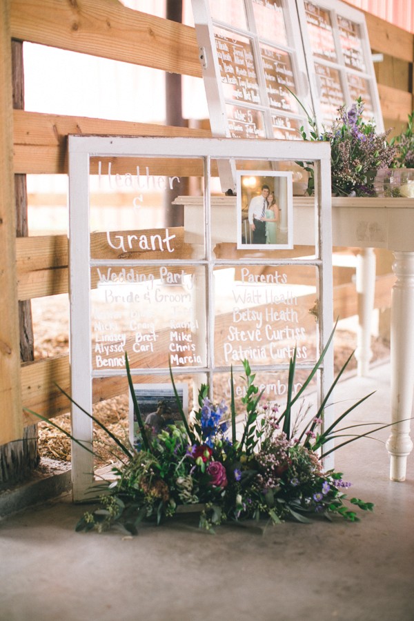 evening-wedding-in-a-barn