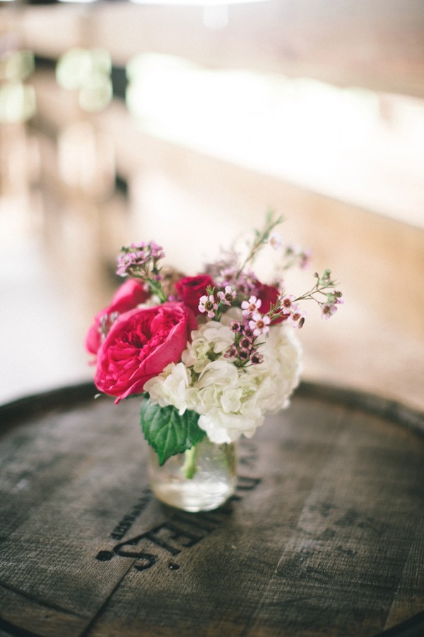 evening-wedding-in-a-barn
