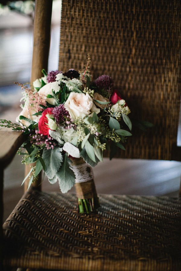 evening-wedding-in-a-barn