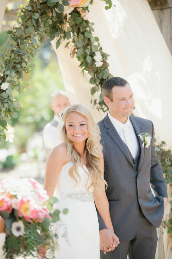 farm-boy-loves-city-girl-wedding