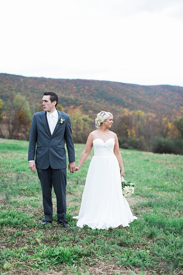 gold-glitter-rustic-wedding